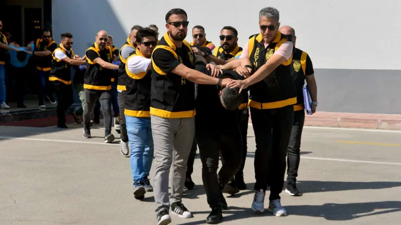 Adana'da Şok Baskın! Haraç Çetesine Operasyon: Cephanelik Bulundu