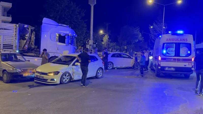 Adıyaman'da Zincirleme Kaza! 4 Araç Birbirine Girdi: Son Durum
