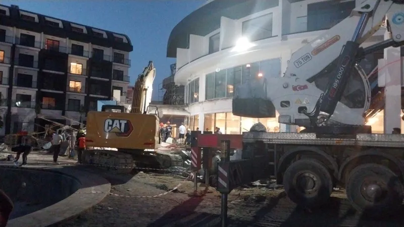 Antalya'da Otel İnşaatında Korkunç Çökme! İşte İlk Detaylar