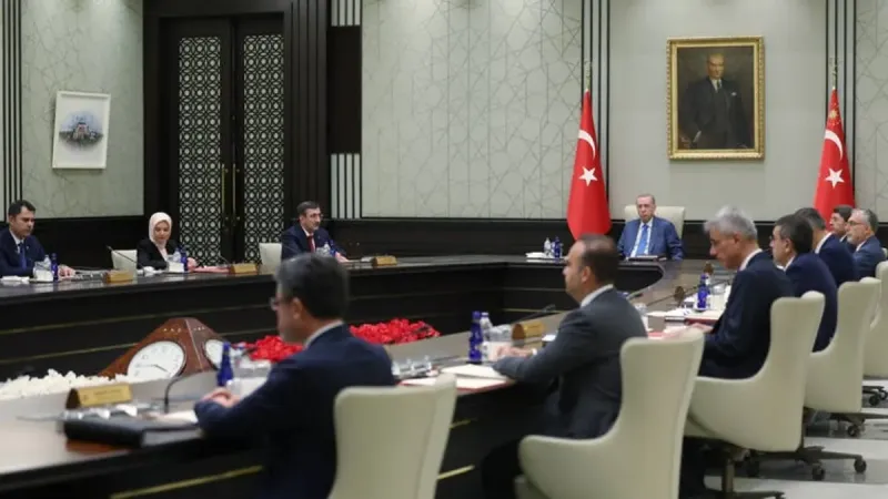 Başkan Erdoğan kabineyi topluyor! Masa yoğun: C-130 faciası, Terörsüz Türkiye, Suriye, Gazze...