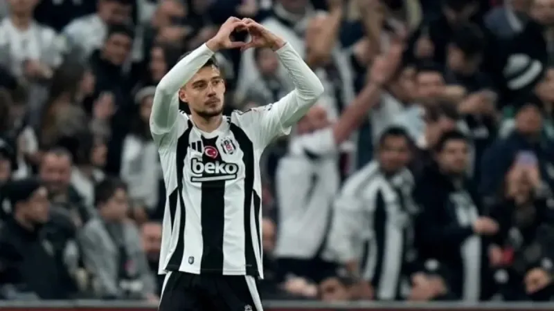 Beşiktaş'ın yıldızı rest çekti! "Bonservisimi verin gideyim"