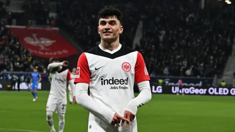 Can Uzun kimdir, aslen nereli? Frankfurt futbolcusu Can Uzun kaç yaşında, hangi takımlarda oynadı? İşte kariyeri