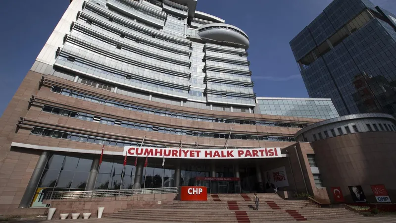 CHP'de Şok İstifa! Beşiktaş'ta Neler Oluyor?
