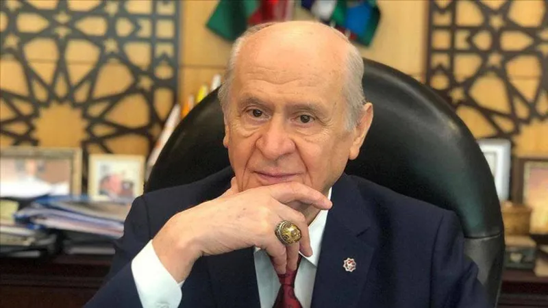 Devlet Bahçeli'den takımı Fatih Karagümrük'e tebrik telefonu