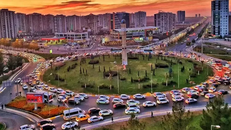 Diyarbakır'da Bayram: Vatandaşın Alım Gücü Düştü! Şok Sözler
