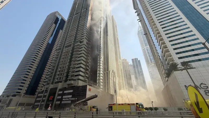 Dubai’de 67 katlı gökdelende yangın! 764 daireli binayı alevler sardı
