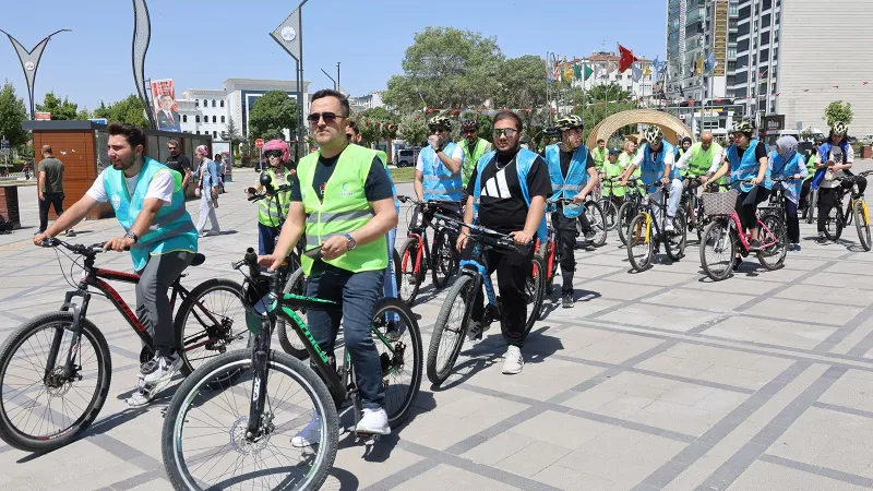 Elazığ'da pedallar sağlık için çevrildi