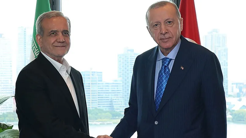 Erdoğan, Pezeşkiyan ile görüştü