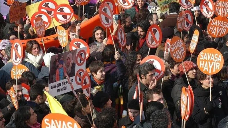 Ertuğrul Özkök: Cumartesini pazara bağlayan gece yaşadığımız şey, 1 Mart’ın tekrarıydı
