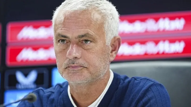 Fenerbahçe geleceğe hazırlanıyor: Mourinho koltuğu kime bırakacak?