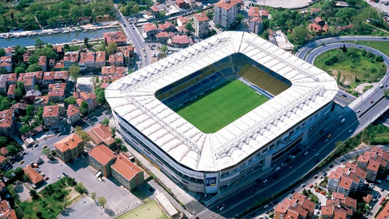 Fenerbahçe kesenin ağzını açtı: Bu transfer gerçekleşirse tarihe geçebilir!