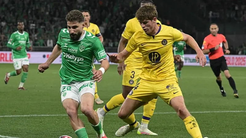 Fenerbahçe'de Şok Ayrılıklar! Yıldız Transfer Fransa'dan mı?