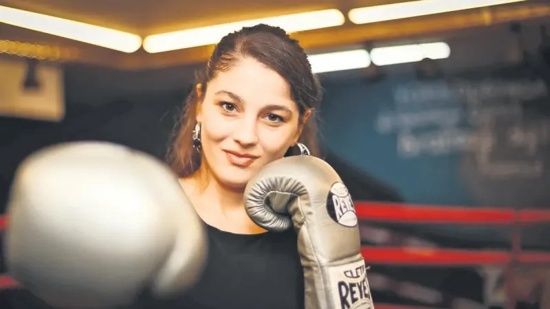 Hırçın Kızdan Altın Kadına: Boks Ringlerinde Zirveye Uçuş!