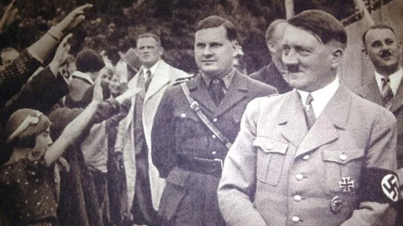 Hitler'in DNA'sı Sırları Çözdü: Yahudi Kökeni ve Akıl Hastalıkları İddiaları!