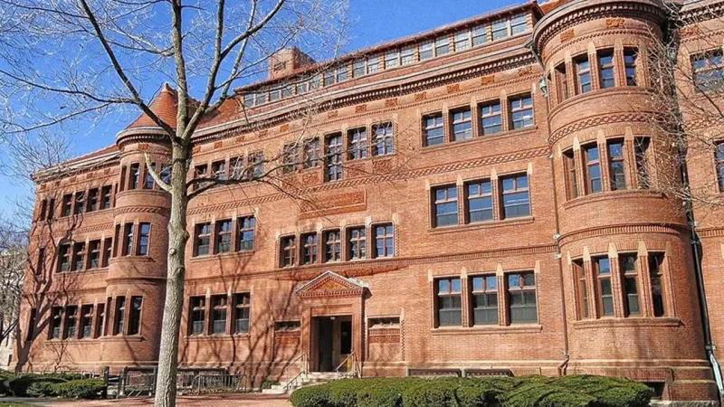 Japonya'da üniversitelere Trump'ın Harvard kararından etkilenen yabancı öğrencileri kabul etme çağrısı