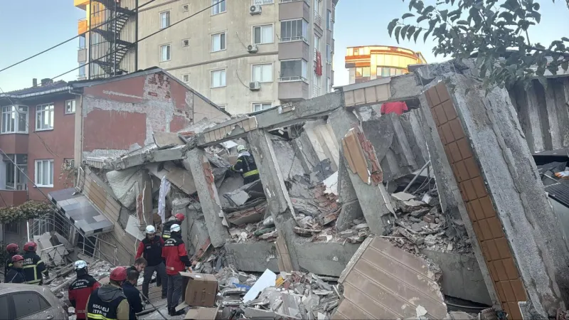 Kocaeli'de 6 katlı bina çöktü