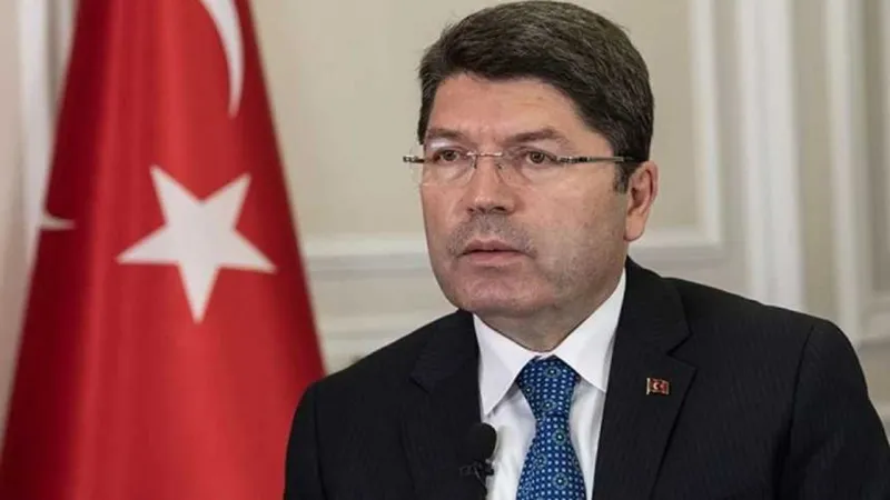 Bakan Tunç'tan DEM'e Sert Cevap: Top Mu Oynuyoruz!