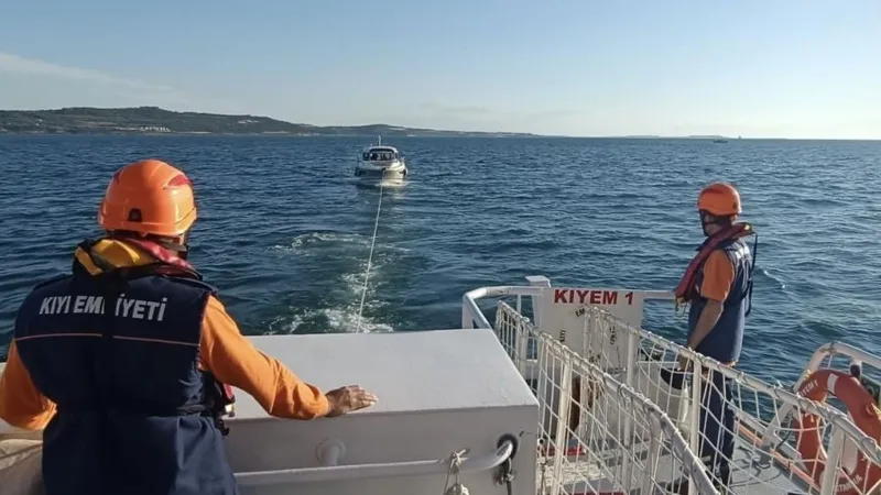 Çanakkale'de Tekne Alarmı! 3 Kişi Ölümden Döndü!