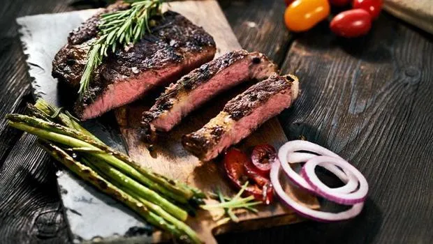 Fırında Kuşkonmazlı Biftek: Lezzet Sırrı Ortaya Çıktı!