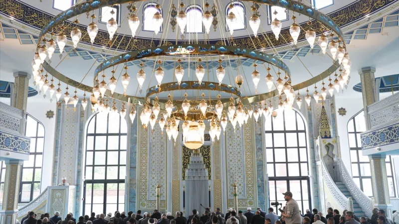 Fransa'da Eyüp Sultan Camisi Açıldı! İşte Detaylar