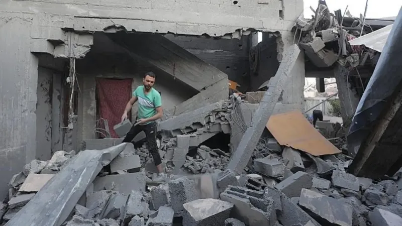 Gazze Yanıyor! İsrail'den Kanlı Saldırı: 15 Şehit!