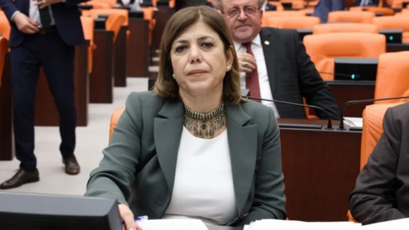 Sırrı Süreyya Önder'e Veda: Meral Danış'tan Duygu Dolu Sözler!