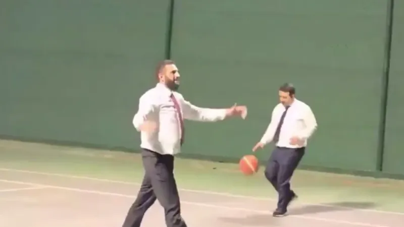 Suriye Cumhurbaşkanı'ndan Basket Şov! Takım Elbiseyle Sahada