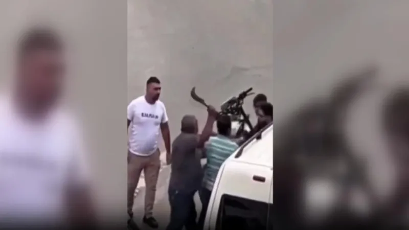 Trafikte Dehşet! Tartıştığı Sürücüye Bıçak Çeken Maganda Şoke Etti!