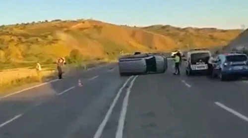 Siirt'te Feci Kaza! Hafif Ticari Araç Otomobille Çarpıştı!