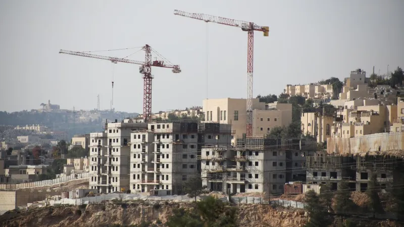 Soykırımcı İsrail Doğu Kudüsün güneyinde bin 300 yeni yasa dışı yerleşim birimini onayladı