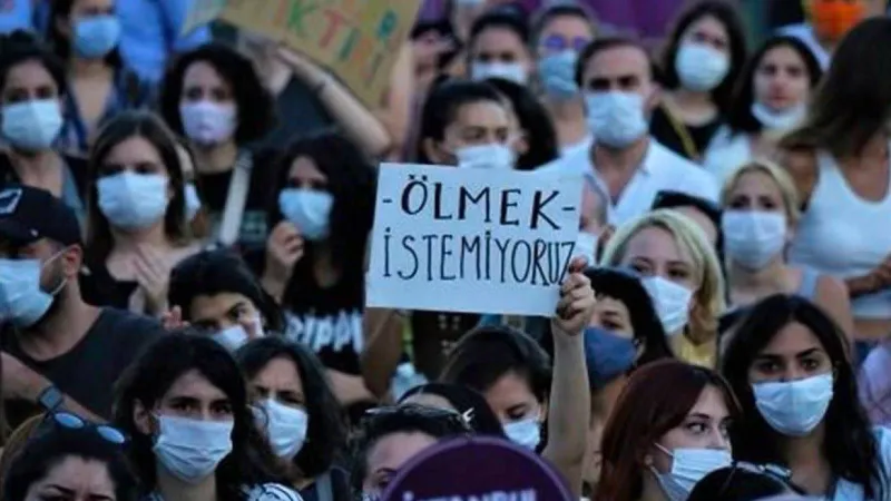 TBMM'de Kan Donduran Olay! Eşinden Şoke Eden Saldırı
