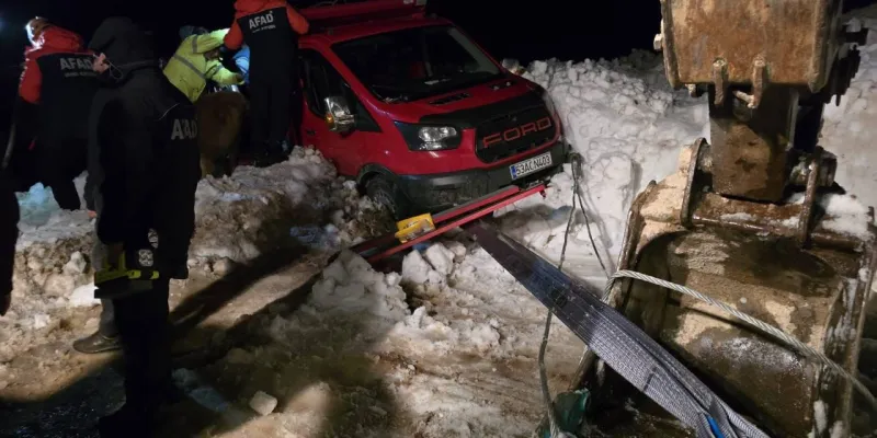 Rize Trovit Yaylası'nda Çığ Faciası! 15 Kişi Nasıl Kurtuldu?