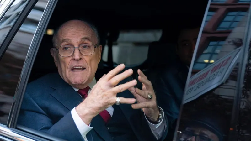 Trump, eski avukatı Giuliani’ye Başkanlık Özgürlük Madalyası verecek