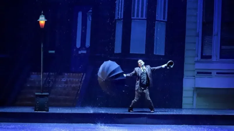 Samsun'da Bir İlk! Yağmur Yağan "Singin' in the Rain" Büyüsü